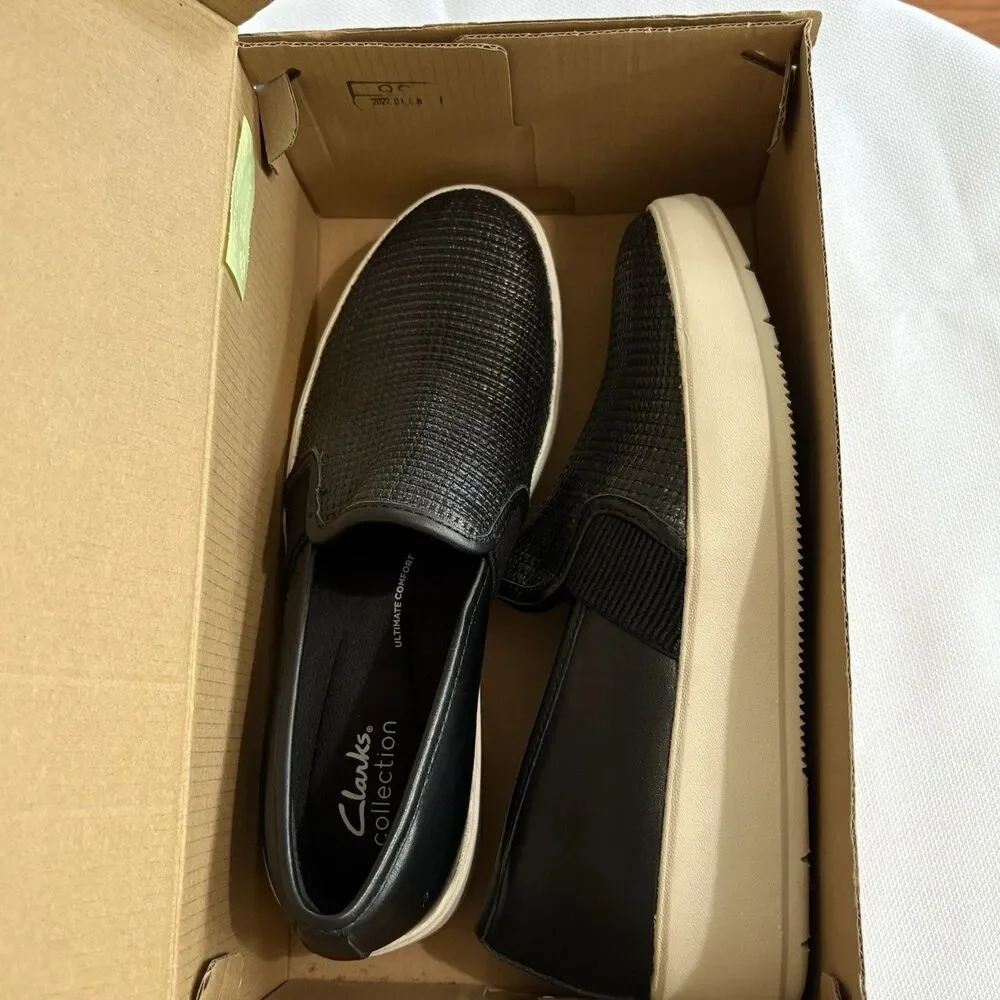 Clarks Women's Slip‎ On Sneaker Layton Petal Size 8.5 Medium Black Combi